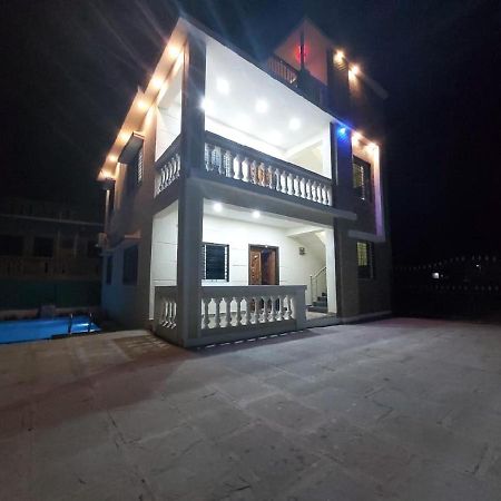 A2Zroomz Aarya Villa 4 Bhk Lonavala Esterno foto